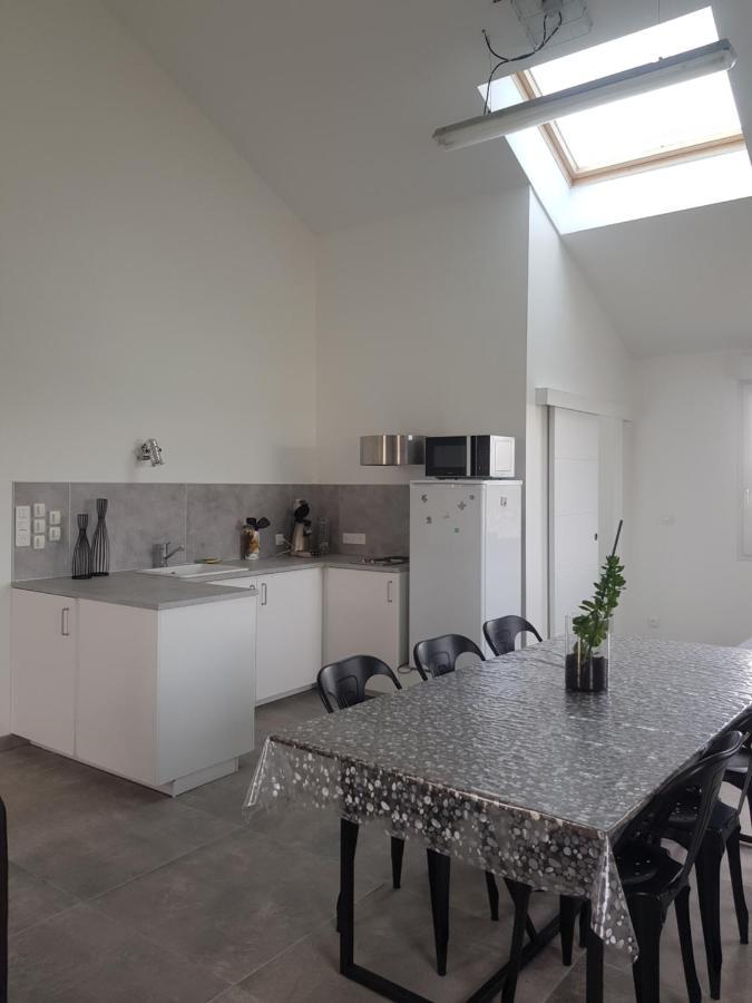 L Atelier Apartment Courtisols Exterior foto